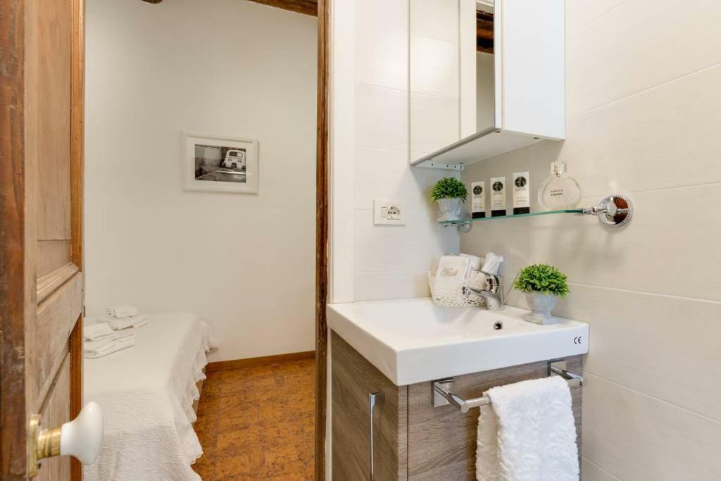 Arenula Luxury Apartment Rzym Zewnętrze zdjęcie