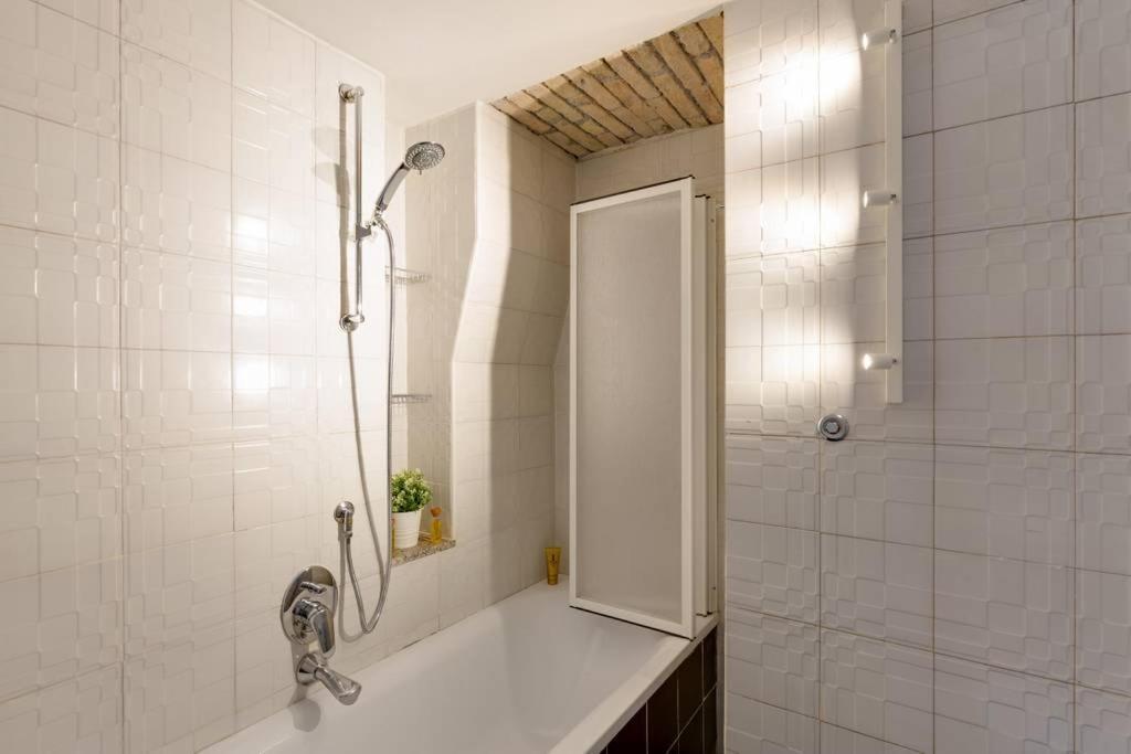 Arenula Luxury Apartment Rzym Zewnętrze zdjęcie